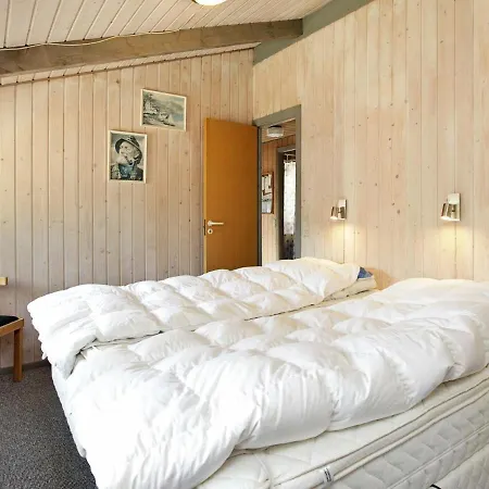 Semesterbostad Three-bedroom Holiday In Henne 13 Henne Strand