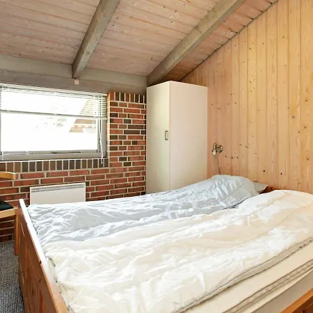 Three-bedroom Holiday In Henne 13 Semesterbostad *