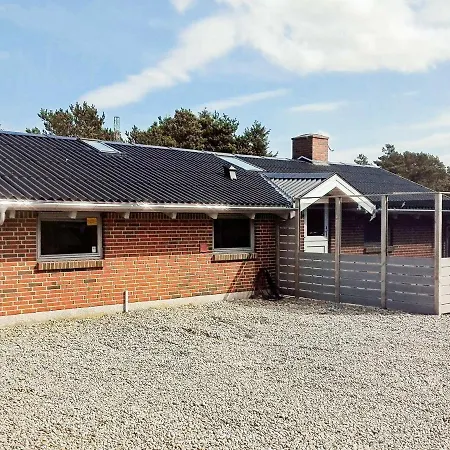 Semesterbostad Three-bedroom Holiday In Henne 13 Henne Strand