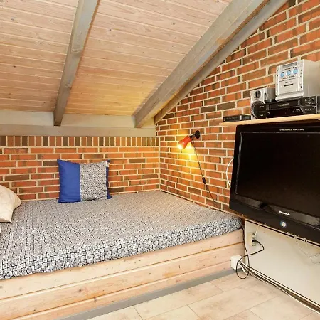 Three-bedroom Holiday In Henne 13 *